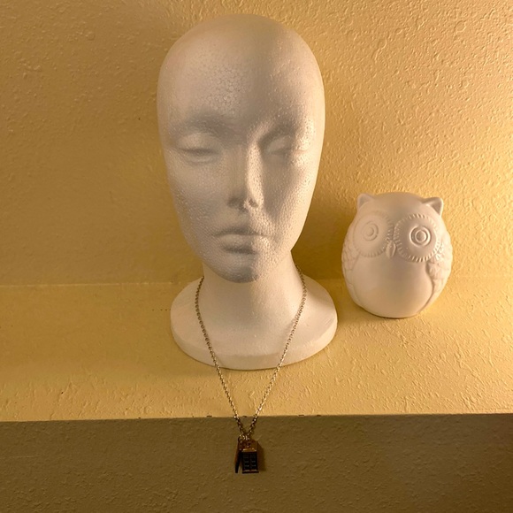 😎3/$10 🆕💙Dr Who- Tardis and Union Jack Necklace - Picture 5 of 7